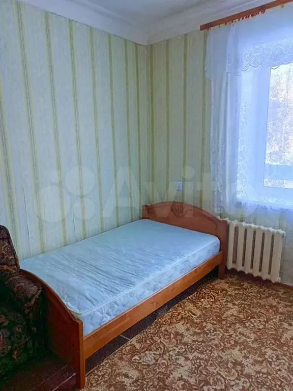 Комната 18 м в 4-к., 2/2 эт. - Фото 0