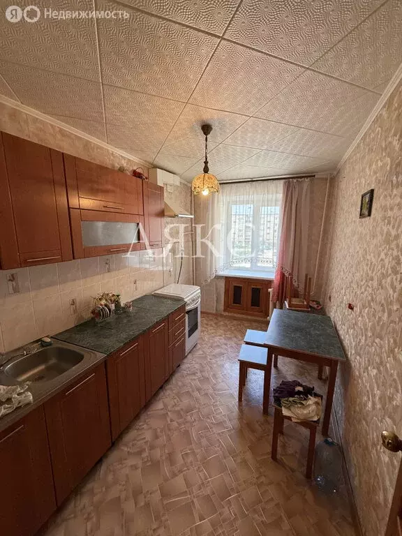 3-комнатная квартира: Ишимбай, улица Чкалова, 61 (61.8 м) - Фото 0