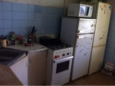 Продается комната в 3-комнатной квартире - Фото 0