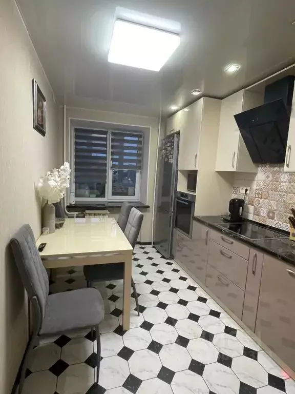 3-к кв. Карелия, Петрозаводск ул. Шотмана, 60 (70.0 м) - Фото 0