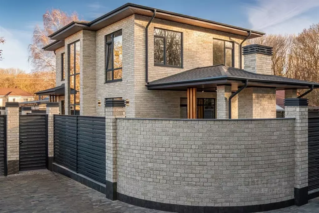 Дом в Ставропольский край, Ставрополь ул. Лопырина, 2Г (170 м) - Фото 1