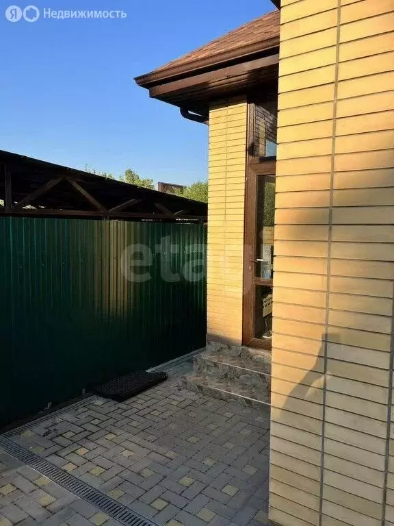 Дом в Ростов-на-Дону, Цветная улица (120 м) - Фото 1