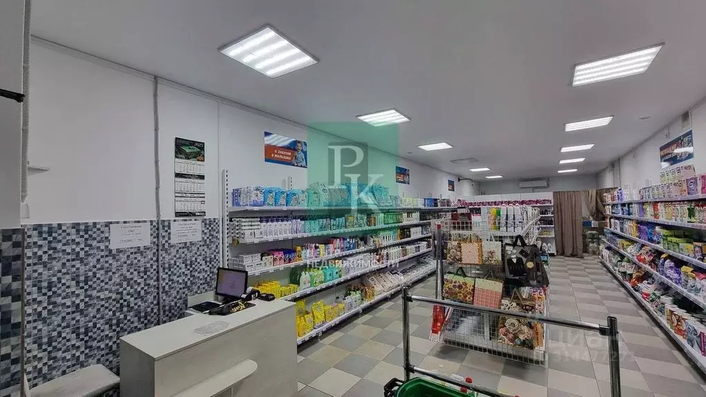 Торговая площадь в Севастополь ш. Камышовое, 25 (100 м) - Фото 1