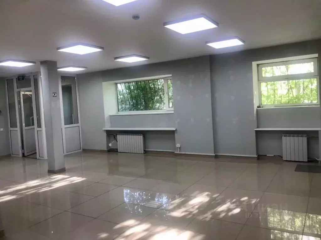 Помещение свободного назначения в Свердловская область, Екатеринбург ... - Фото 0