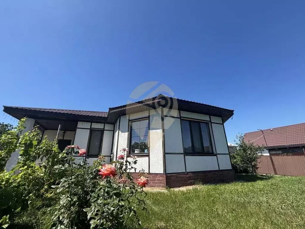 Дом в Белгородская область, Старооскольский городской округ, с. ... - Фото 1