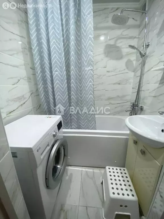 3-комнатная квартира: Горно-Алтайск, улица Григория Чорос-Гуркина, 57 ... - Фото 1