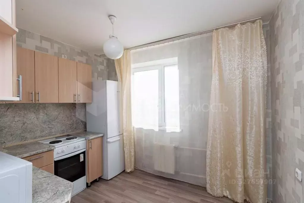 3-к кв. Тюменская область, Тюмень ул. Прокопия Артамонова, 4 (80.5 м) - Фото 1