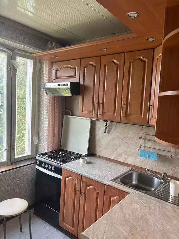 2-к кв. Московская область, Лобня ул. Калинина, 14 (48.0 м) - Фото 0