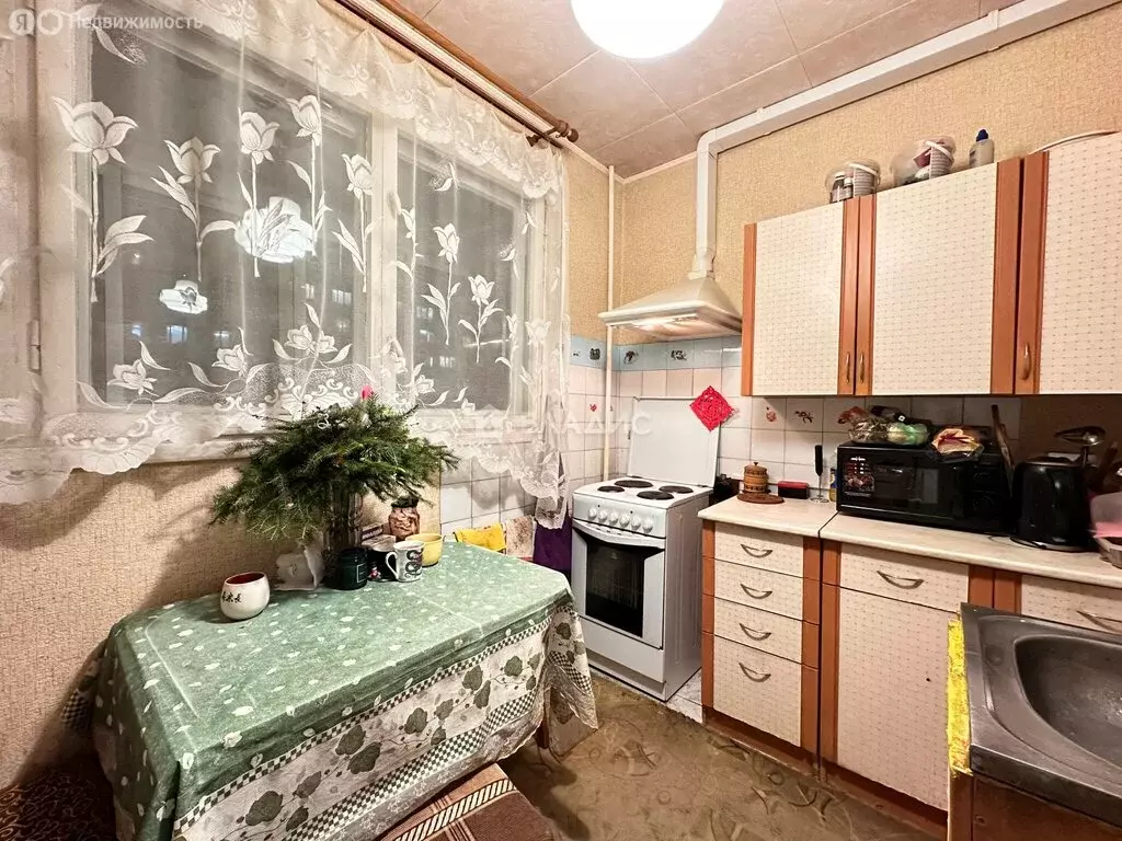 3-комнатная квартира: Санкт-Петербург, Поэтический бульвар, 9 (52 м) - Фото 0