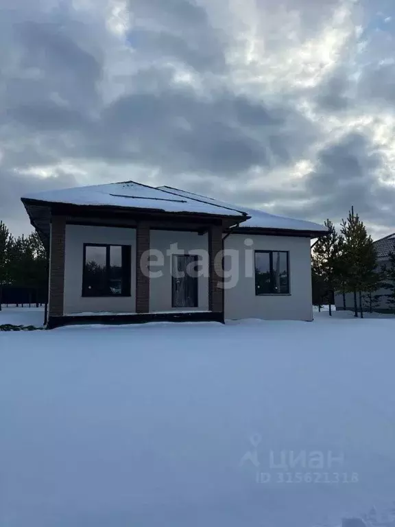 Дом в Свердловская область, Белоярский муниципальный округ, пос. ... - Фото 1
