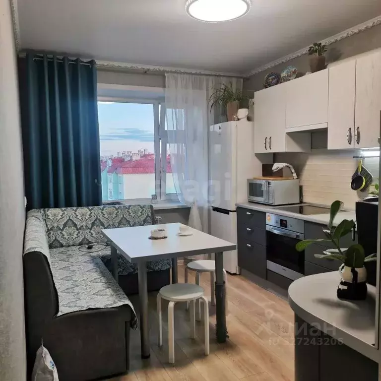 2-к кв. Ямало-Ненецкий АО, Губкинский 9-й мкр, 20 (52.6 м) - Фото 2