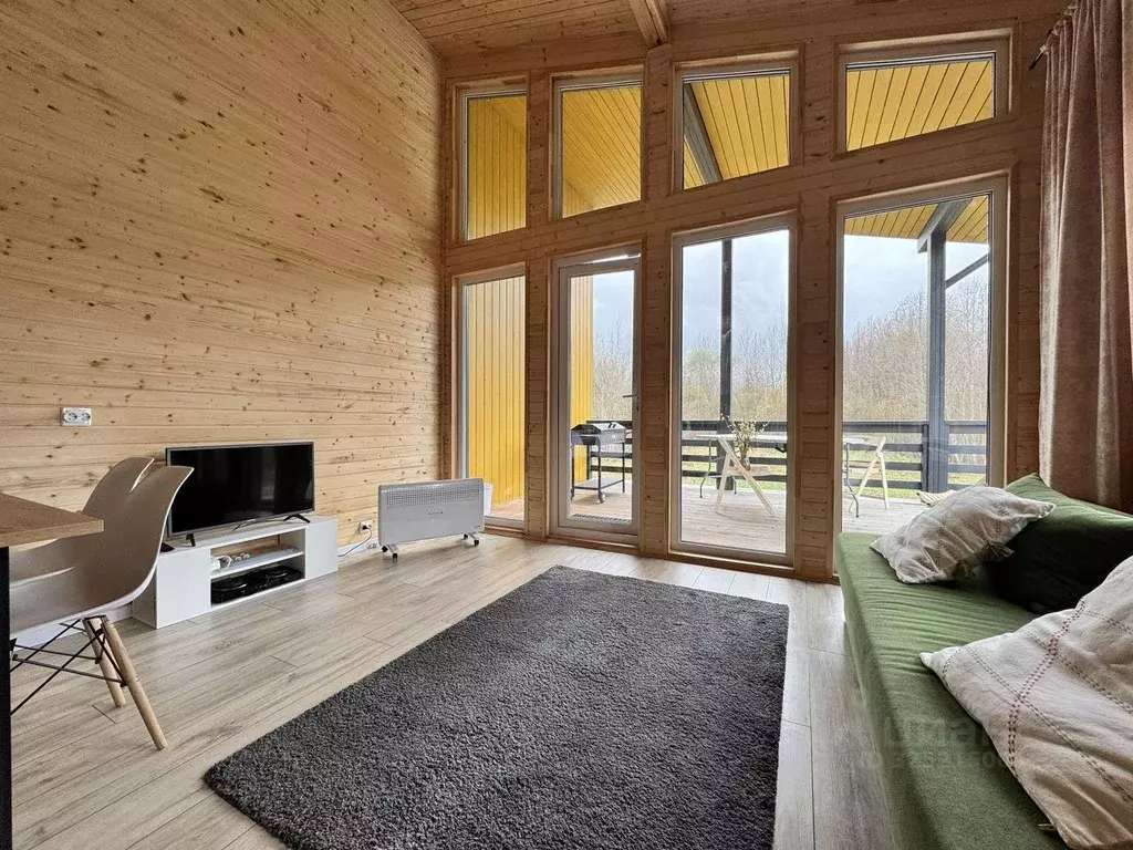 Дом в Ленинградская область, Лодейнопольский район, Доможировское ... - Фото 1