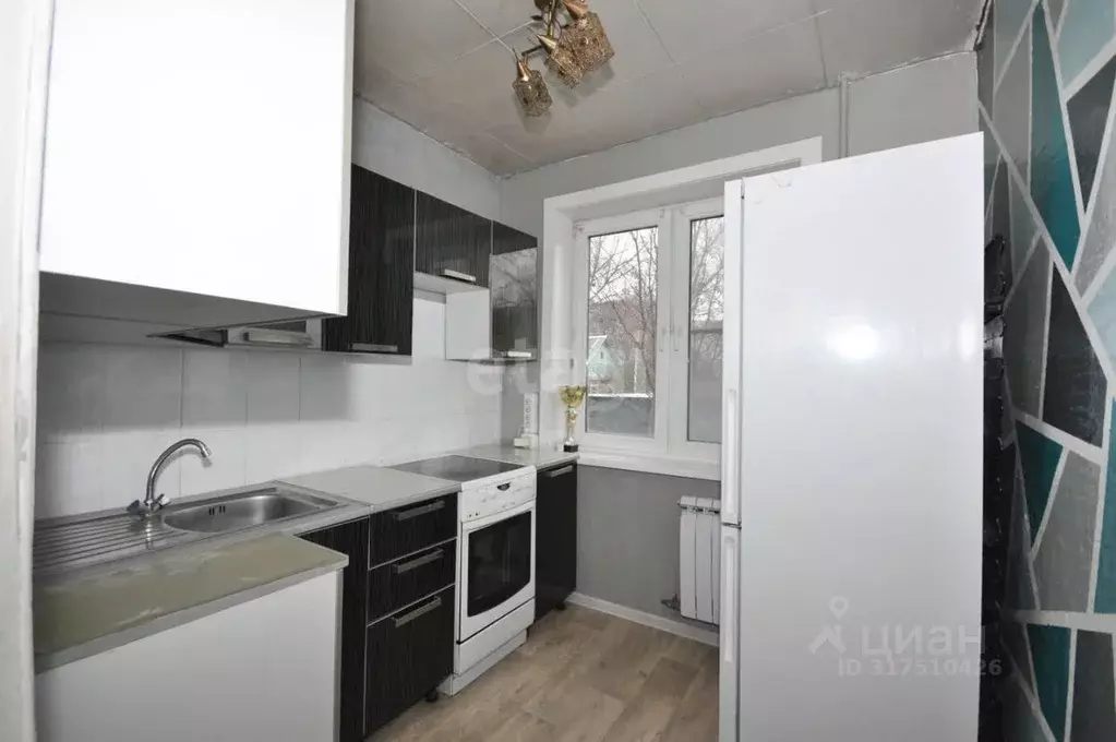 4-к кв. Сахалинская область, Южно-Сахалинск ул. Ленина, 489А (60.9 м) - Фото 0