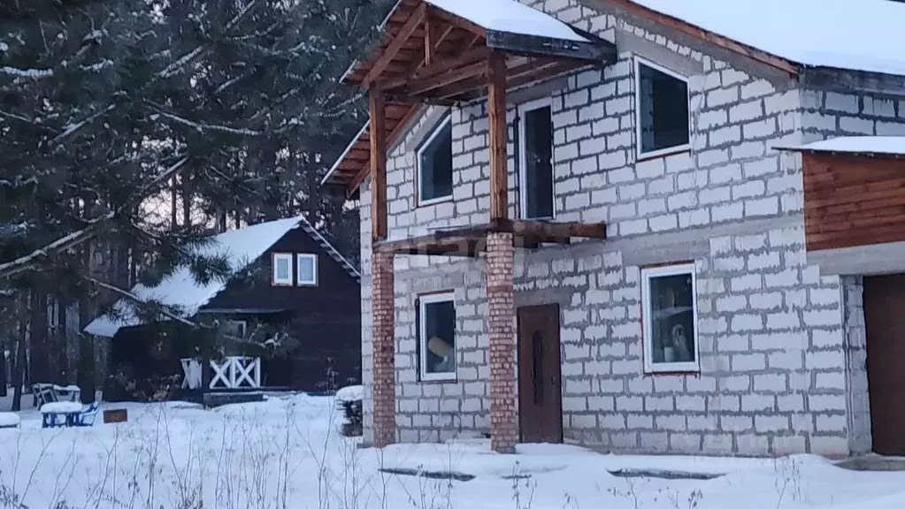 Дом в Красноярский край, Емельяново городское поселение, д. Мужичкино ... - Фото 0