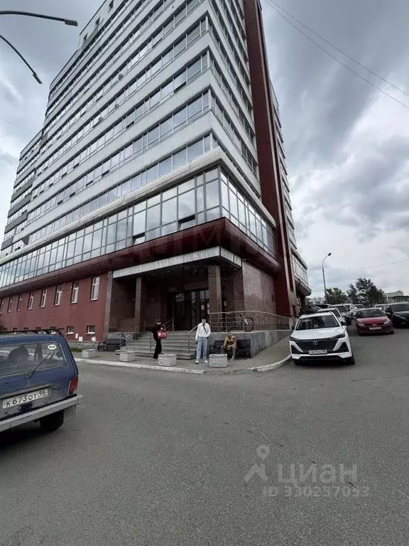 Офис в Свердловская область, Екатеринбург ул. Крестинского, 46к5Б (99 ... - Фото 1