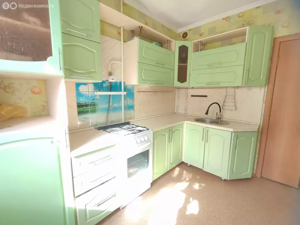 3-комнатная квартира: Миасс, улица Жуковского, 8 (65 м) - Фото 1