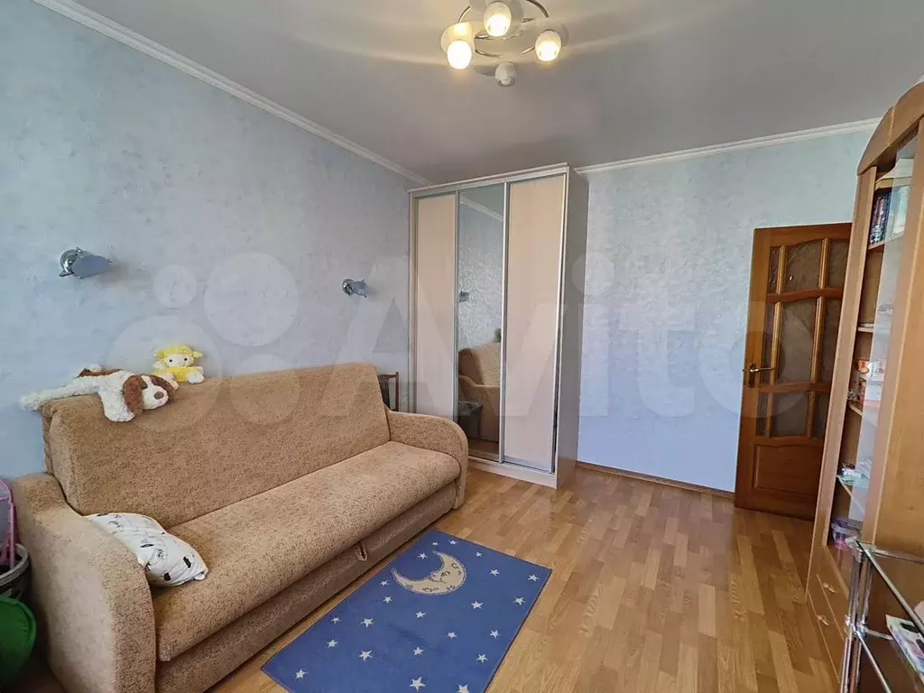 Комната 15 м в 3-к., 15/17 эт. - Фото 0