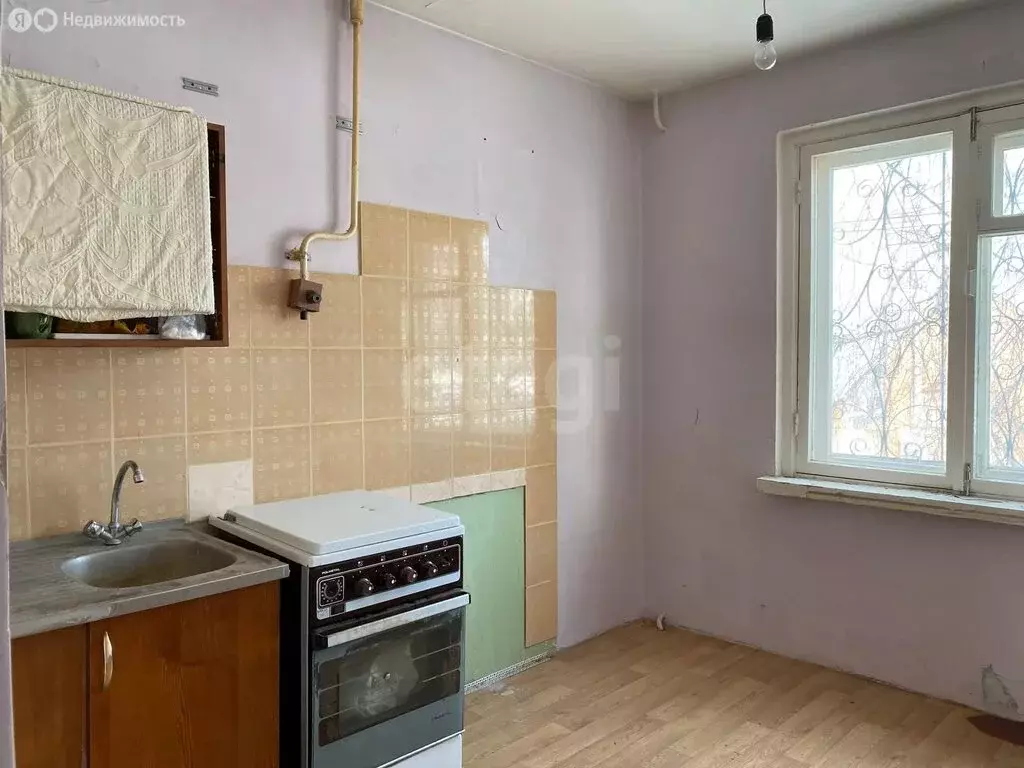 2-комнатная квартира: Миасс, улица Жуковского, 8 (52 м) - Фото 1