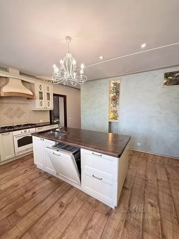 3-к кв. Хабаровский край, Хабаровск ул. Тургенева, 36 (120.0 м) - Фото 1