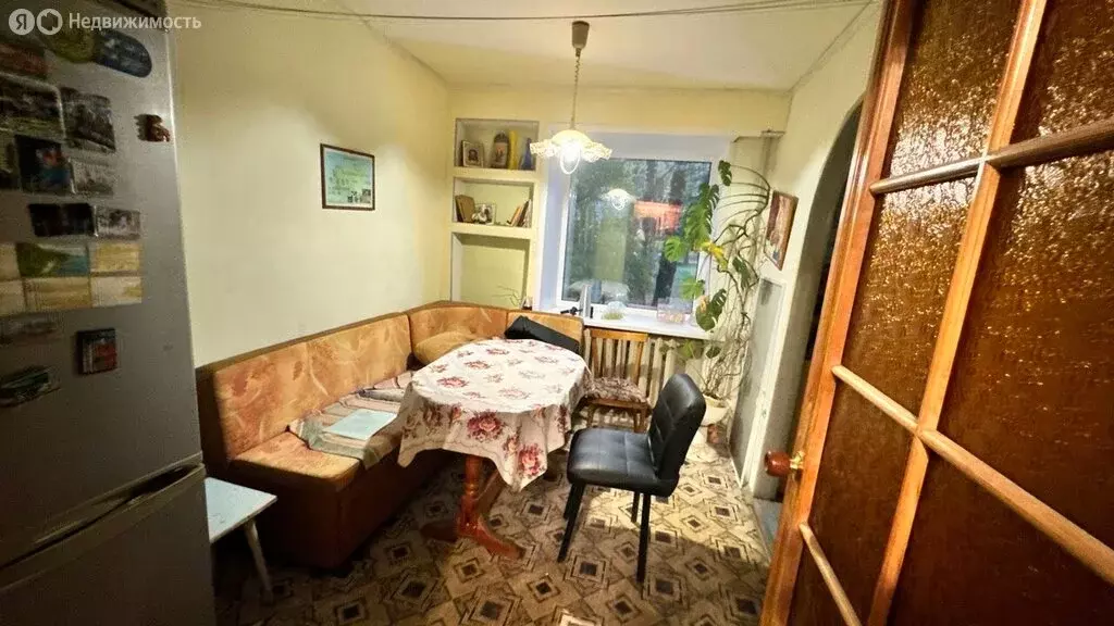 4-комнатная квартира: Волхов, Авиационная улица, 25Б (60 м) - Фото 1