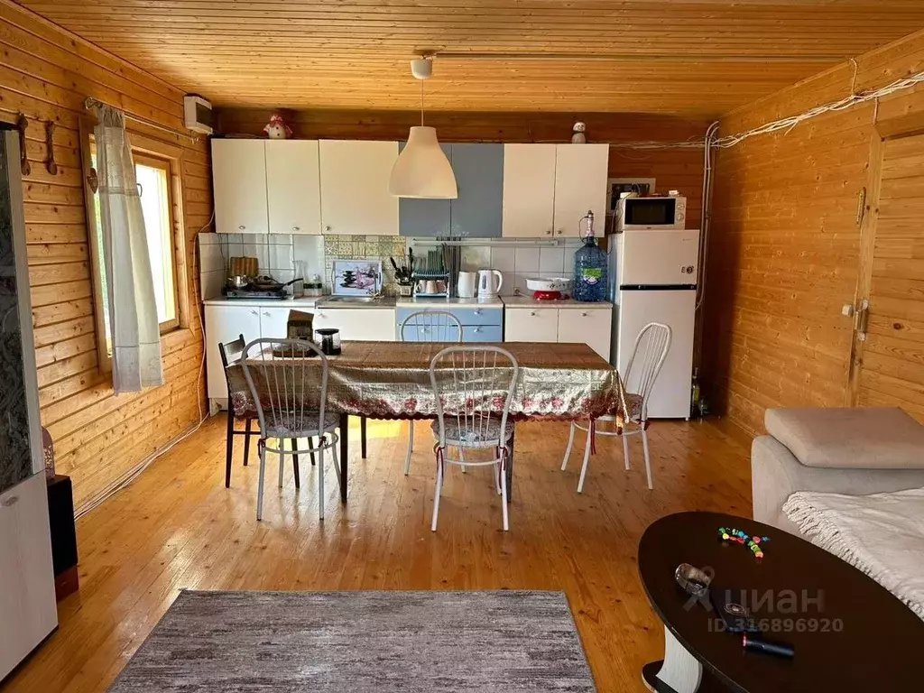 Дом в Тверская область, Ржевский муниципальный округ, пос. Чертолино  ... - Фото 1