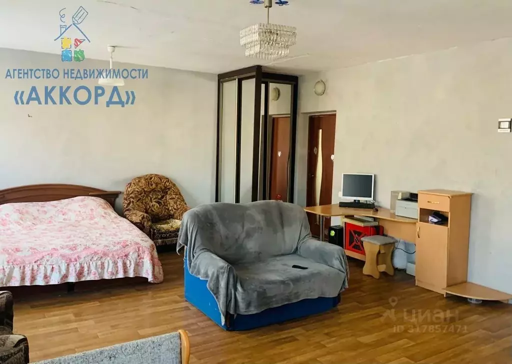 3-к кв. Алтайский край, Бийск Горно-Алтайская ул., 75 (54.1 м) - Фото 0