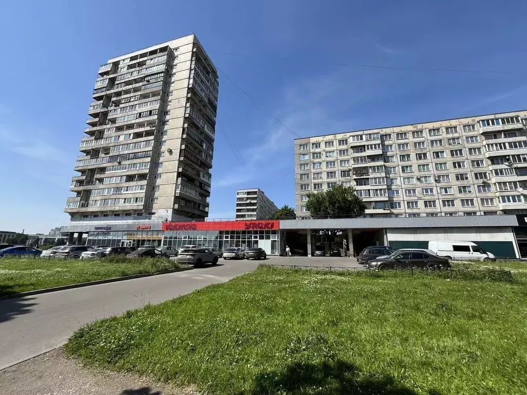 Торговая площадь в Санкт-Петербург Народная ул., 1 (766 м) - Фото 1