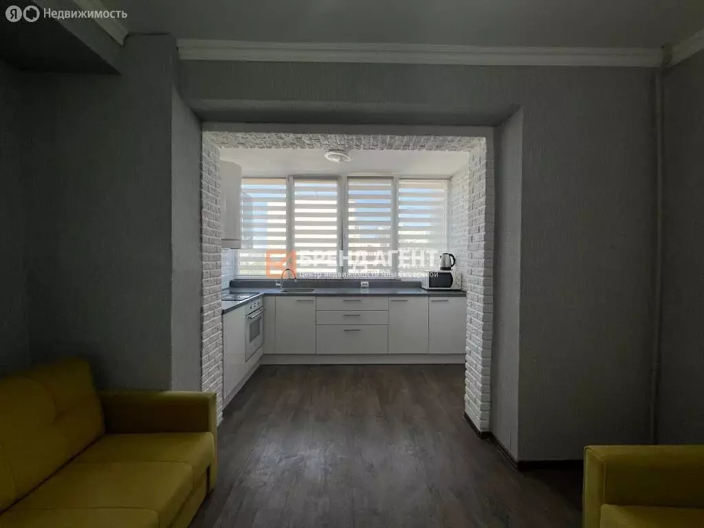 3-комнатная квартира: Белгород, улица Костюкова, 34 (72.1 м) - Фото 0