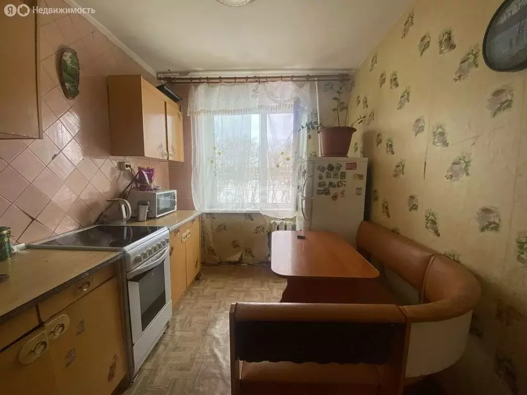 4-комнатная квартира: Петропавловск-Камчатский, улица Карбышева, 16 ... - Фото 1