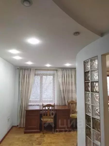 2-к кв. Свердловская область, Екатеринбург ул. Первомайская, 96 (54.0 ... - Фото 2