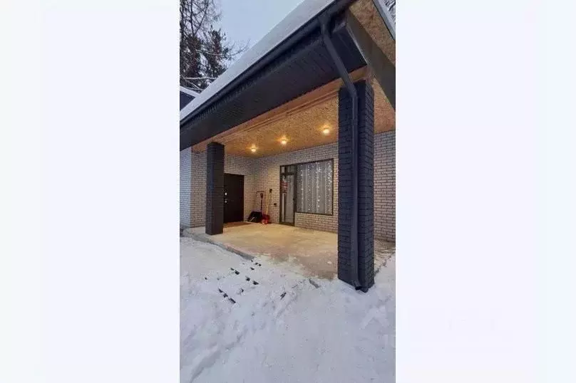 Дом в Башкортостан, Белорецкий район, Абзаковский сельсовет, с. ... - Фото 1