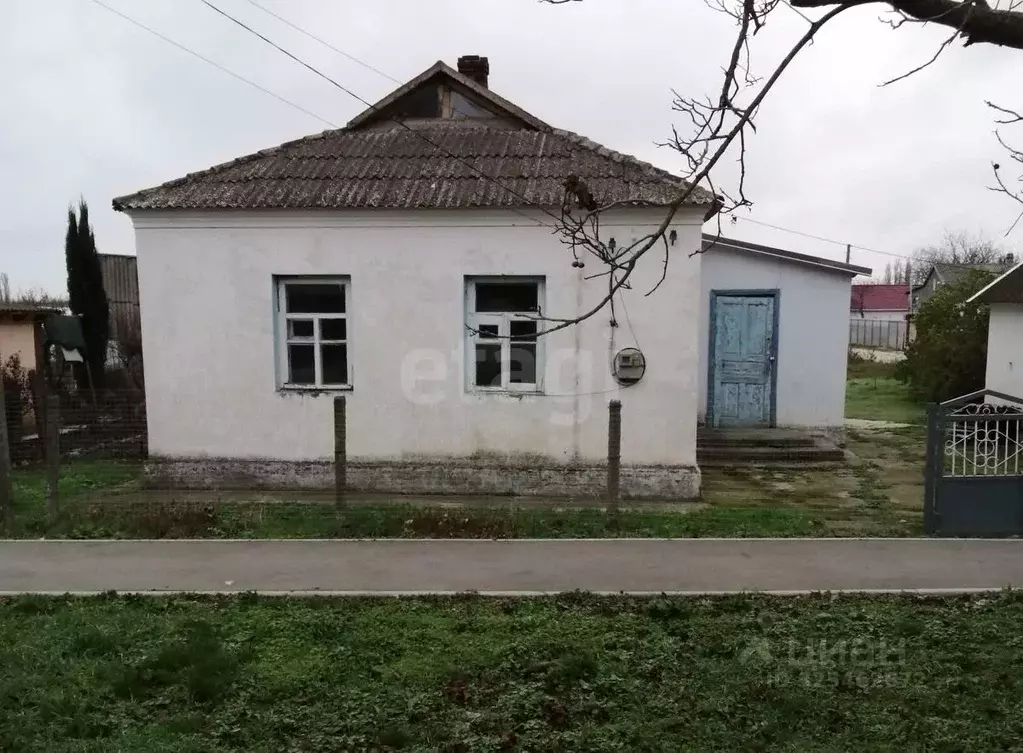 Дом в Крым, Кировский район, Абрикосовское с/пос, с. Бабенково ул. ... - Фото 1