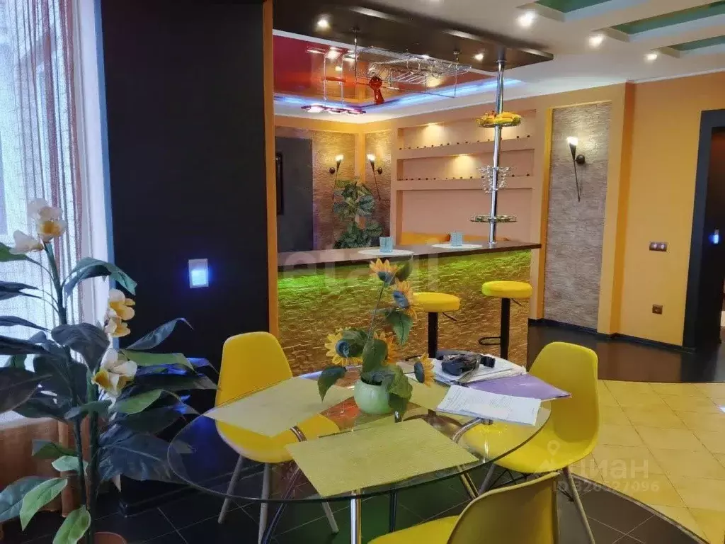 3-к кв. Астраханская область, Астрахань пл. Джона Рида, 7к1 (108.0 м) - Фото 1