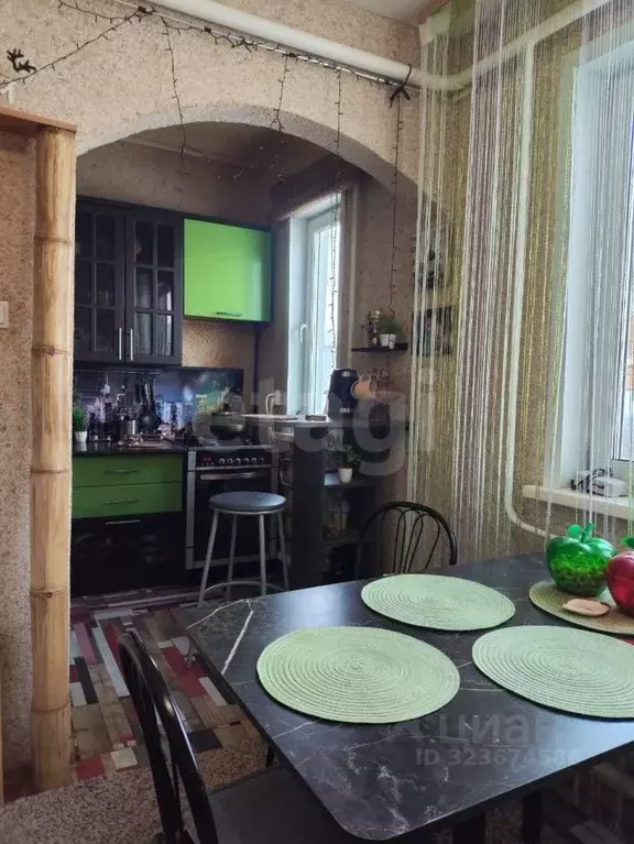 Дом в Алтайский край, Первомайский район, с. Первомайское ул. Сурсина, ... - Фото 1