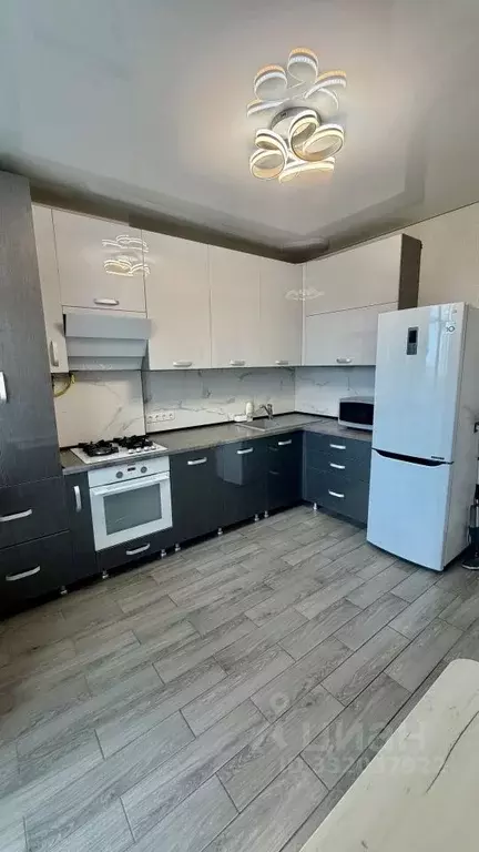 1-к кв. Крым, Симферополь ул. Батурина, 213 (40.0 м) - Фото 1