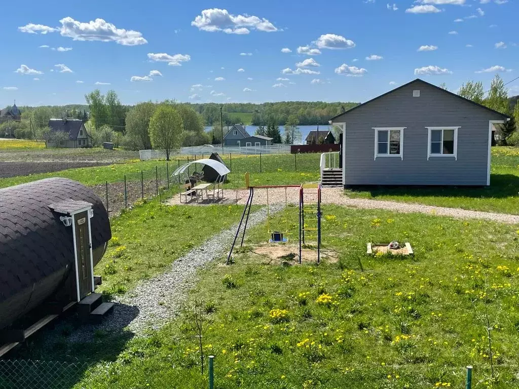 Дом в Ленинградская область, Лужский район, Володарское с/пос, д. ... - Фото 1