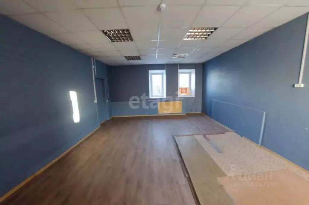 Помещение свободного назначения в Курганская область, Шадринск ул. ... - Фото 1