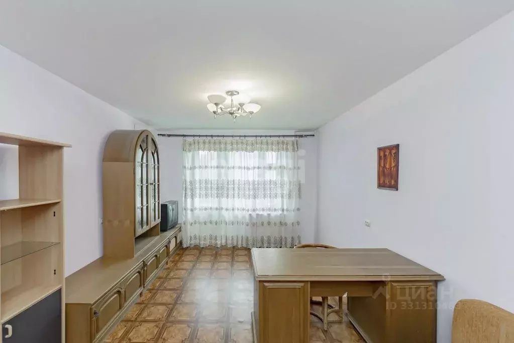1-к кв. Тюменская область, Тюмень Олимпийская ул., 37 (45.0 м) - Фото 1