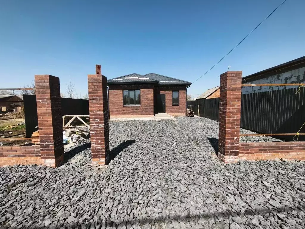 Дом в Ростовская область, Батайск Севастопольская ул., 105 (105 м) - Фото 1