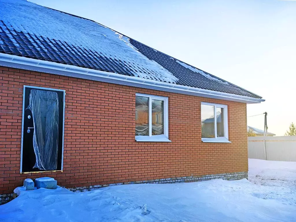 Дом в Омская область, Омский район, Богословское с/пос, с. ... - Фото 2