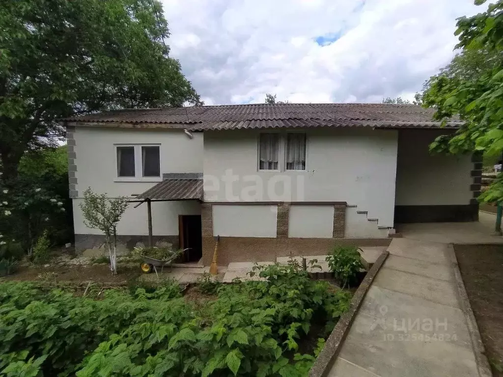 Дом в Крым, Бахчисарайский район, Куйбышевское с/пос, с. Высокое ул. ... - Фото 1