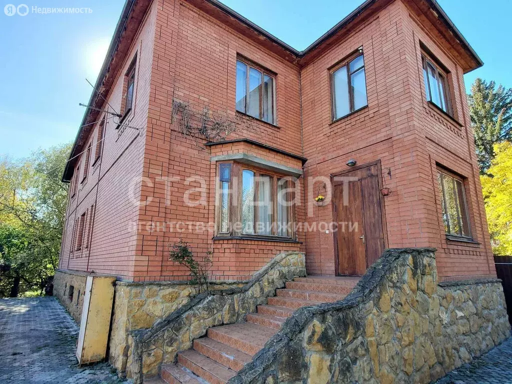 Дом в Ессентуки, улица Фурманова (265.9 м) - Фото 1