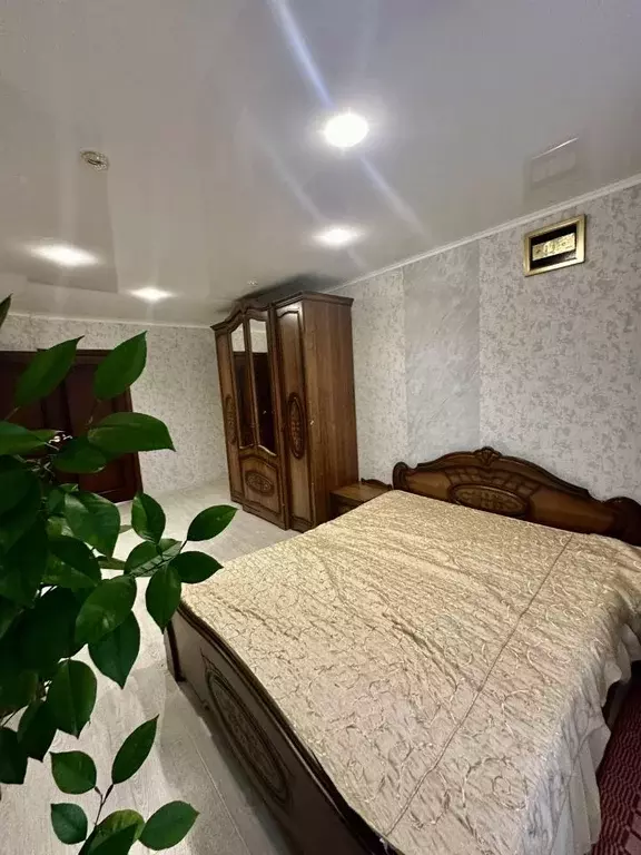 3-к кв. Брянская область, Брянск ул. Рылеева, 1 (76.7 м) - Фото 1