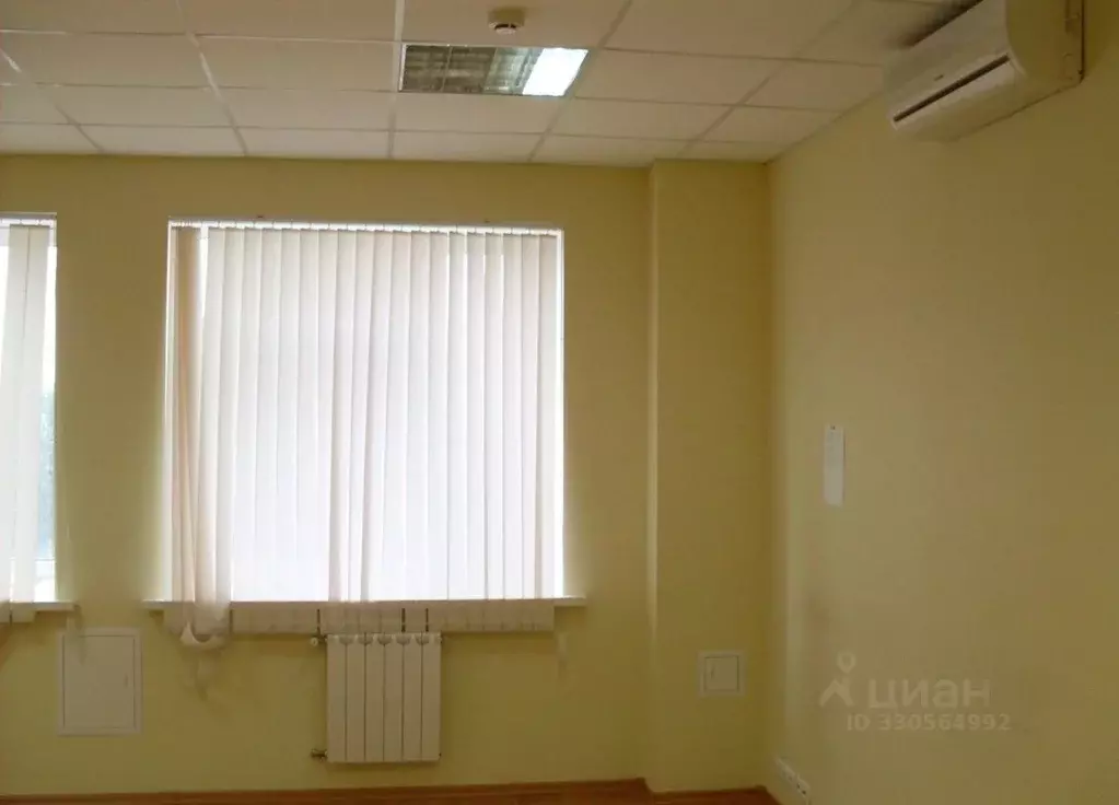 Офис в Московская область, Одинцовский городской округ, д. Малые ... - Фото 1