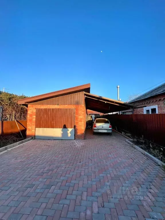 Дом в Краснодарский край, Динской район, Новотитаровская ст-ца ул. ... - Фото 1