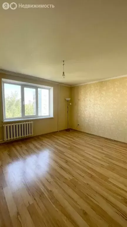 3-комнатная квартира: Нижнекамск, улица Мурадьяна, 28 (65 м) - Фото 0