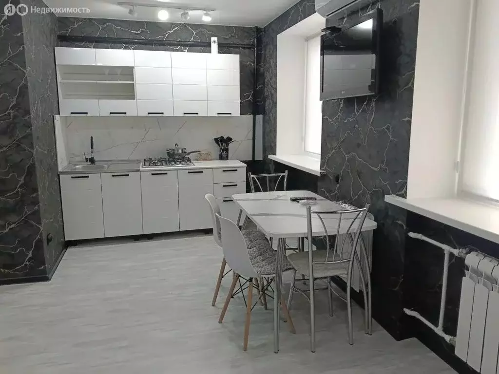 Квартира-студия: Волгоград, улица Маршала Ерёменко, 108 (32.1 м) - Фото 2