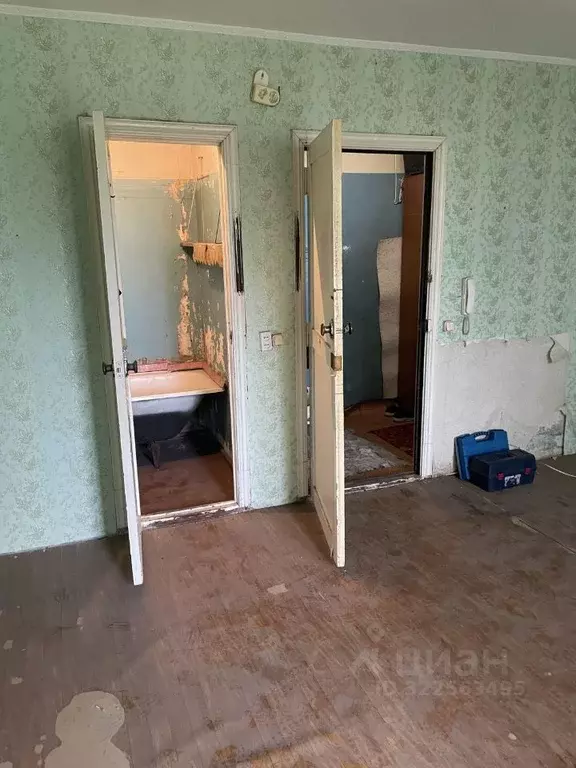 Помещение свободного назначения в Красноярский край, Красноярск просп. ... - Фото 1