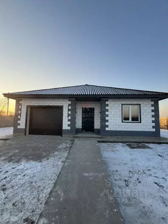 Дом в Хакасия, Усть-Абаканский район, пос. Тепличный ул. Ленина (135 ... - Фото 1