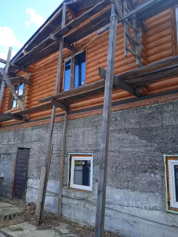 Дом в Свердловская область, Дегтярск ул. Дзержинского (274 м) - Фото 0
